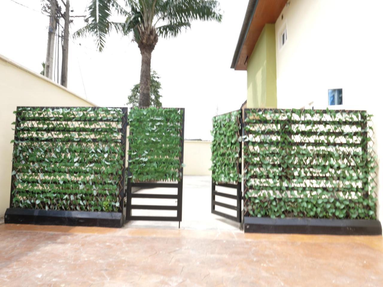 Alexia'S Place Hotel Lagos Buitenkant foto