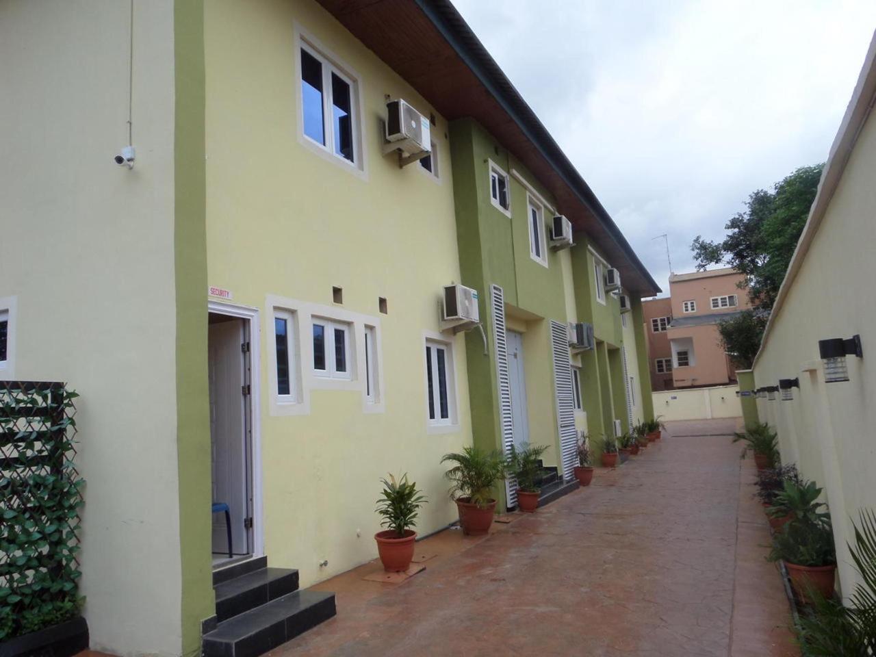 Alexia'S Place Hotel Lagos Buitenkant foto